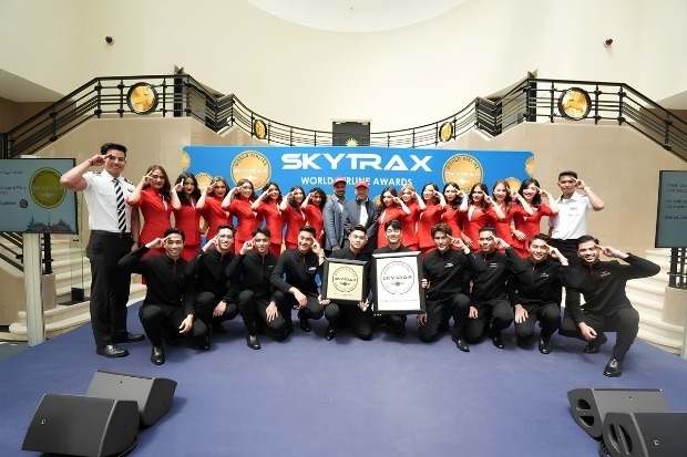 V&eacute; m&aacute;y bay AirAsia gắn liền với nhiều giải thưởng h&agrave;ng kh&ocirc;ng uy t&iacute;n quốc tế