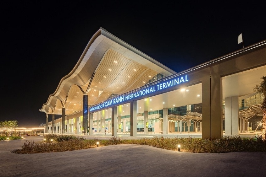 S&acirc;n bay Cam Ranh l&agrave; cảng h&agrave;ng kh&ocirc;ng quan trọng của khu vực Nam Trung Bộ 
