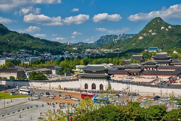 Seoul - Thủ đô xinh đẹp còn mang nhiều nét đẹp văn hóa cổ kính của người Hàn lịch bay từ TpHCM đi Seoul