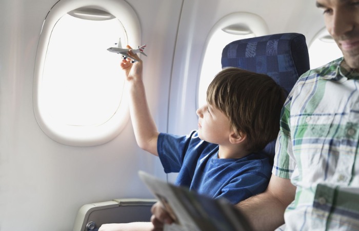 Điều kiện để trẻ em được phép đi nước ngoài