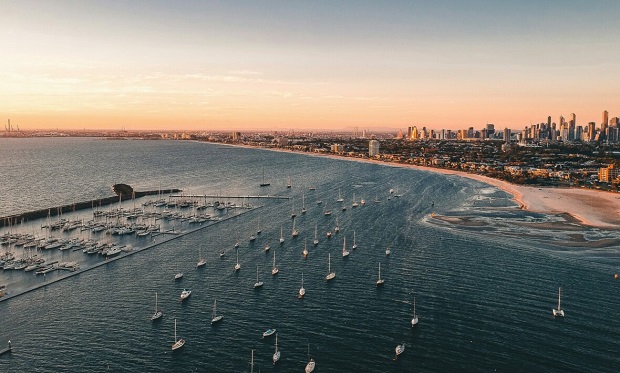 Melbourne là một trong những thành phố biển được nhiều du khách yêu thích cho những kỳ nghỉ dưỡng vé máy bay đi Melbourne