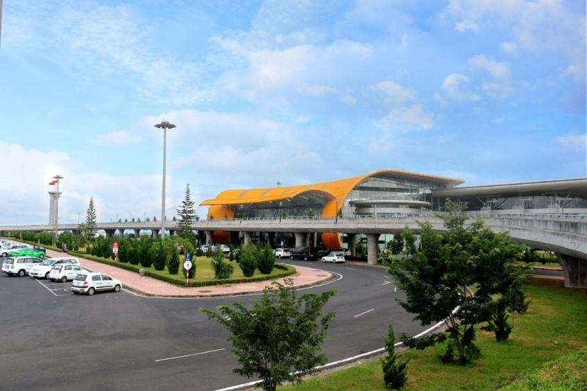 S&acirc;n bay Li&ecirc;n Khương l&agrave; cảng h&agrave;ng kh&ocirc;ng quan trong của Đ&agrave; Lạt v&agrave; khu vực T&acirc;y Nguy&ecirc;n