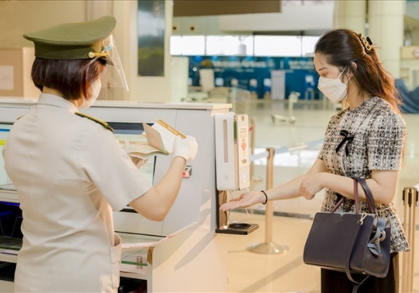 cần chuẩn bị thủ tục đầy đủ trước khi ra s&acirc;n bay