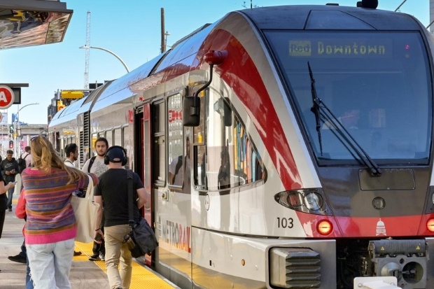 Di chuyển thông minh, tiết kiệm cùng xe buýt Capital Metro 