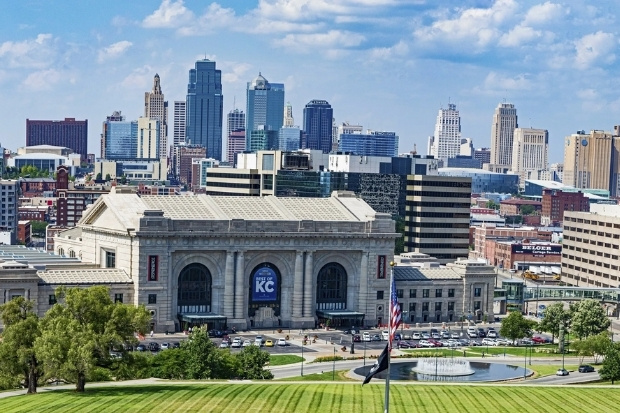 Thành phố Kansas đẹp ngỡ ngàng dưới nắng xanh rực rỡ