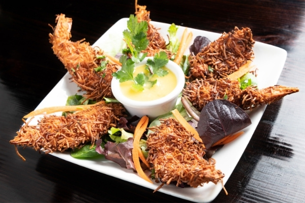 Coconut Shrimp giòn tan thơm ngon hòa quyện vị dừa và biển 