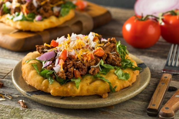 Món Navajo Tacos đặc trưng hấp dẫn của ẩm thực miền Tây Nam Mỹ