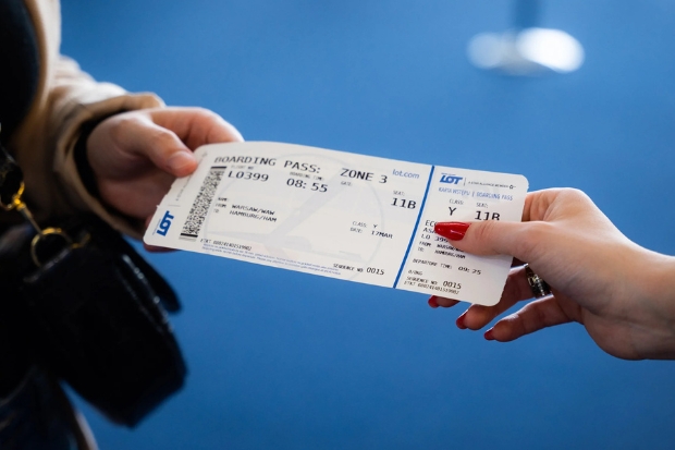 Đổi vé máy bay tại Vietnam Booking nhanh chóng và minh bạch