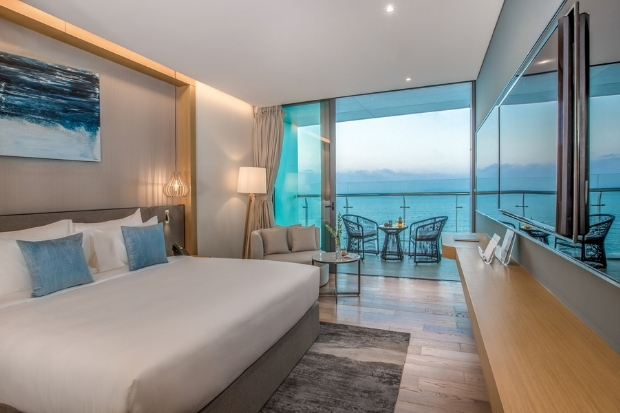 Sel de Mer Hotel & Suites với nội thất cao cấp tầm nhìn rộng ra biển 