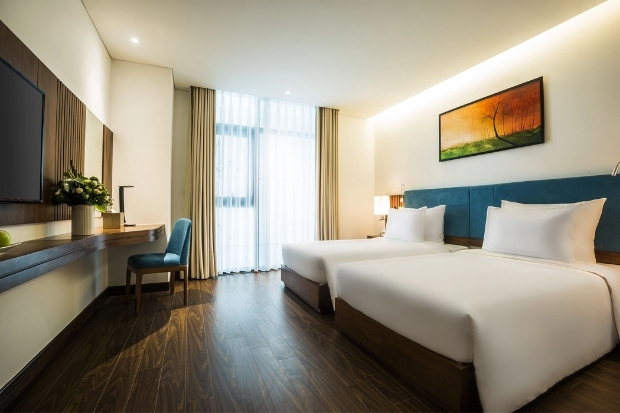 Maximilan Danang Beach Hotel nổi bật với kiến trúc hiện đại dịch vụ