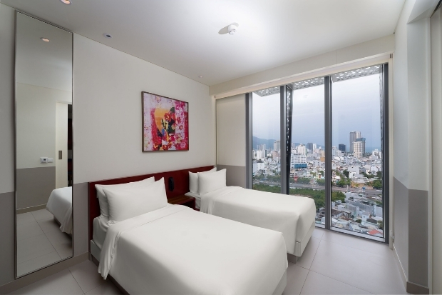 Wink Hotel Danang Riverside vị trí trung tâm gần sông Hàn