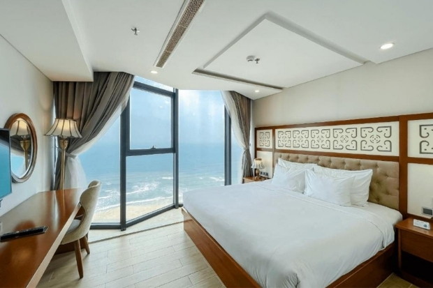 Paris Deli Danang Beach Hotel nằm gần biển Mỹ Khê không gian thoáng đãng 