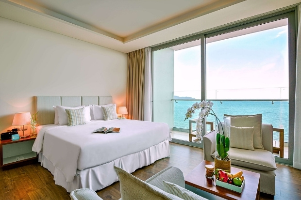 Khách sạn A La Carte Da Nang Beach với thiết kế sang trọng view biển