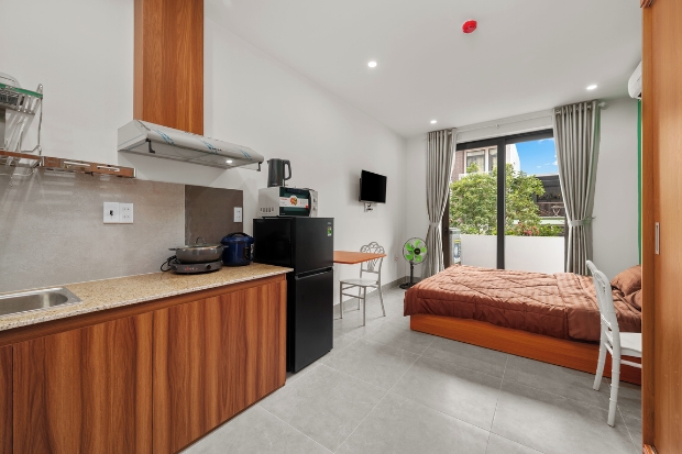 Khách sạn Saluton Hotel tọa lạc gần bãi biển Mỹ Khê 