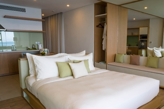 Khách sạn Fusion Suites Đà Nẵng với phòng nghỉ view biển Mỹ Khê