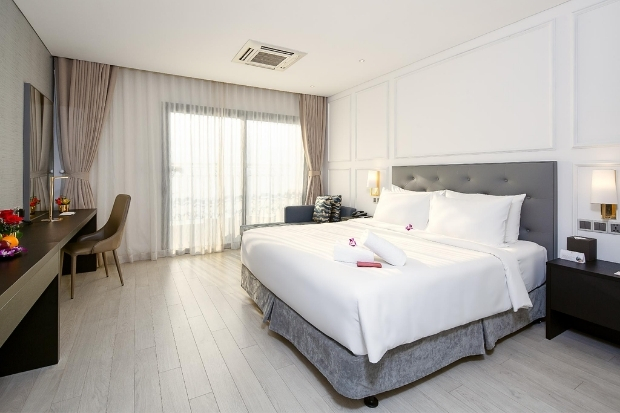 Khách sạn Danang Golden Bay nổi bật với thiết kế hiện đại tiện nghi cao cấp