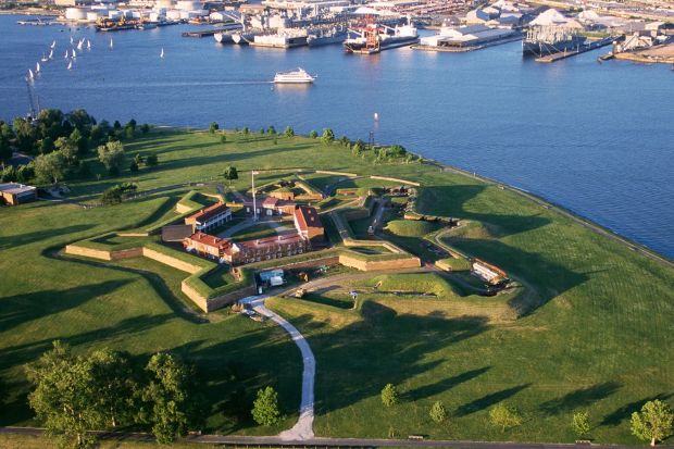 Ph&aacute;o đ&agrave;i Fort McHenry &ndash; nơi lưu dấu lịch sử h&agrave;o h&ugrave;ng của Baltimore