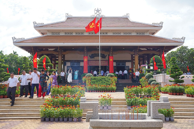 Khu di tích Ngã Ba Giồng