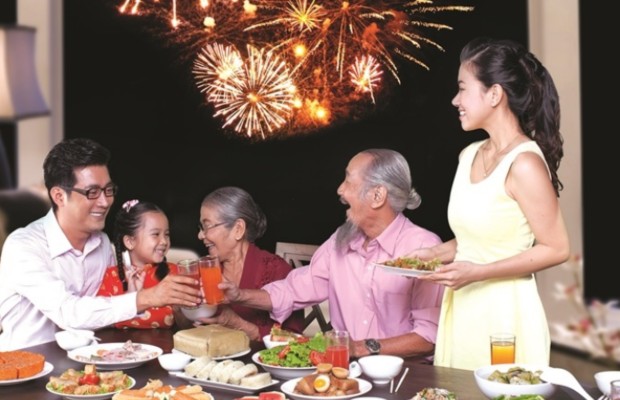 đốt ph&aacute;o hoa trong đ&ecirc;m 30 Tết