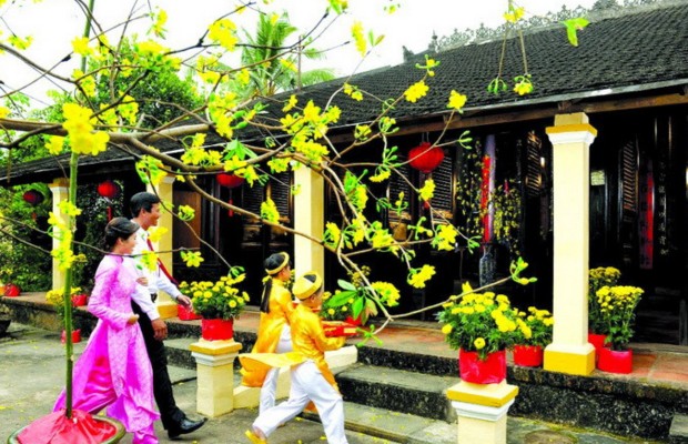 Tục x&ocirc;ng đất đầu năm