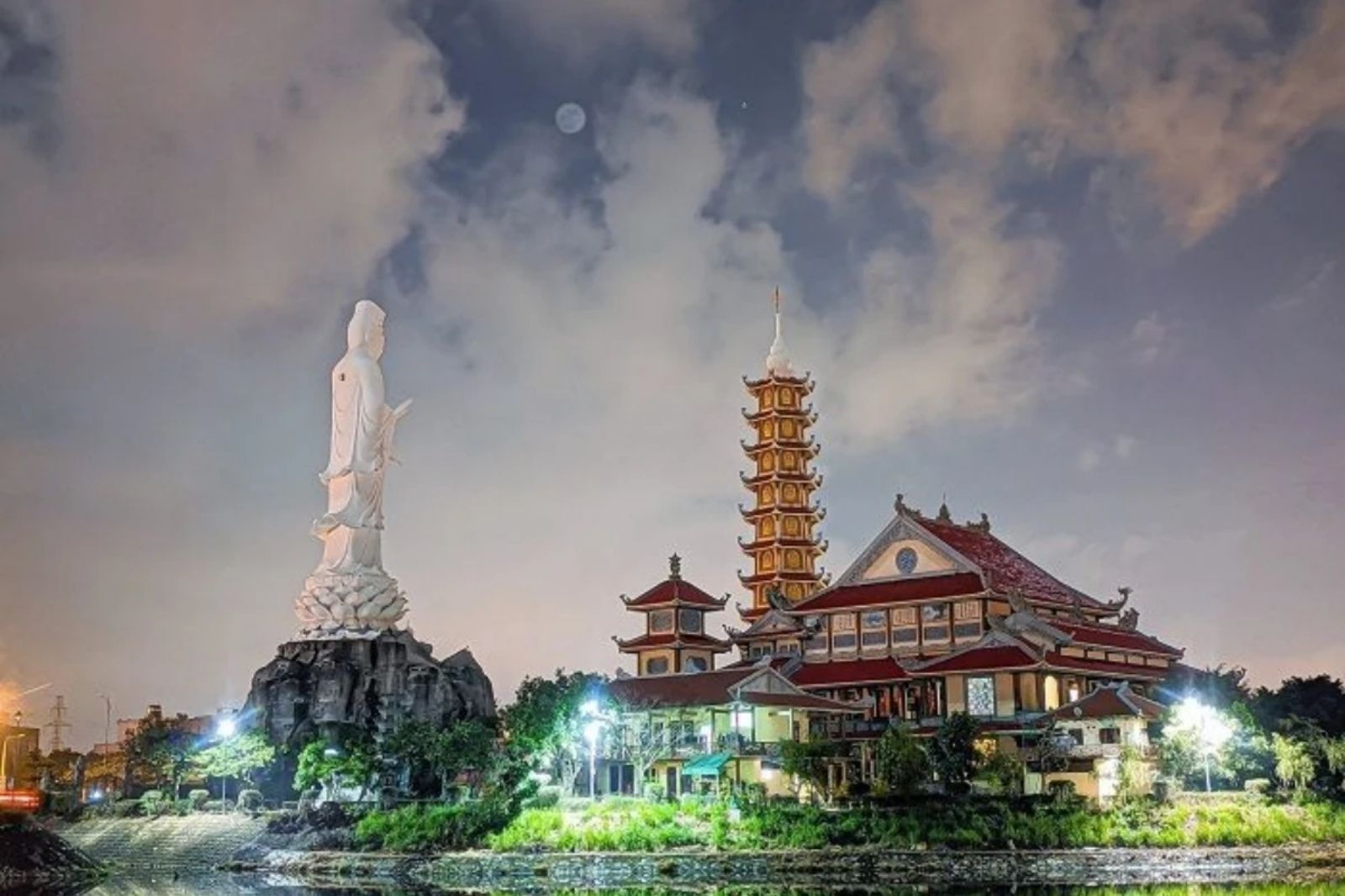 Thiền Viện Bồ Đề Đ&agrave; Nẵng kiến tr&uacute;c gỗ tối giản kh&ocirc;ng gian ch&aacute;nh niệm thiền h&agrave;nh y&ecirc;n b&igrave;nh