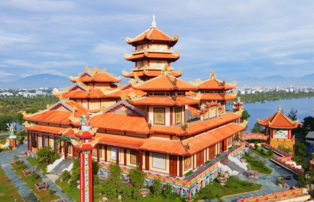 Ch&ugrave;a Quan Thế &Acirc;m Đ&agrave; Nẵng động thạch nhũ tự nhi&ecirc;n huyền b&iacute;  7. Ch&ugrave;a Tam Thai