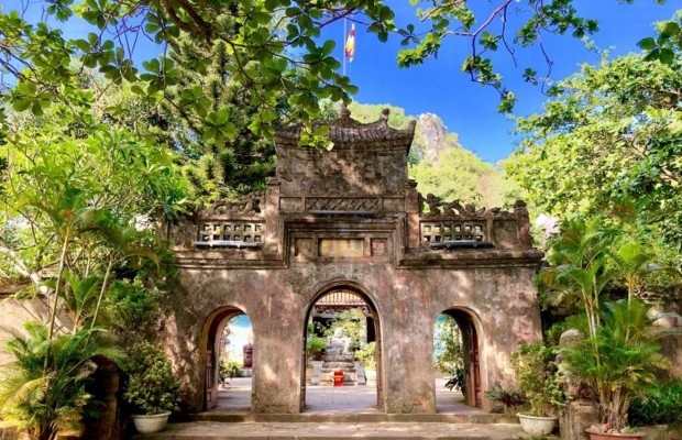 Ch&ugrave;a Tam Thai Đ&agrave; Nẵng cổng Tam Quan quốc tự thời Nguyễn