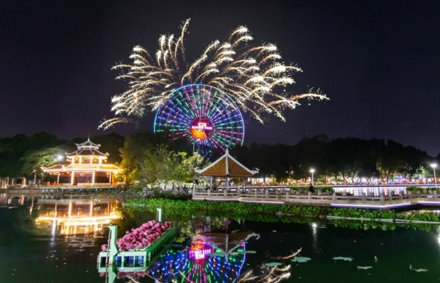 C&ocirc;ng vi&ecirc;n Văn h&oacute;a Đầm Sen