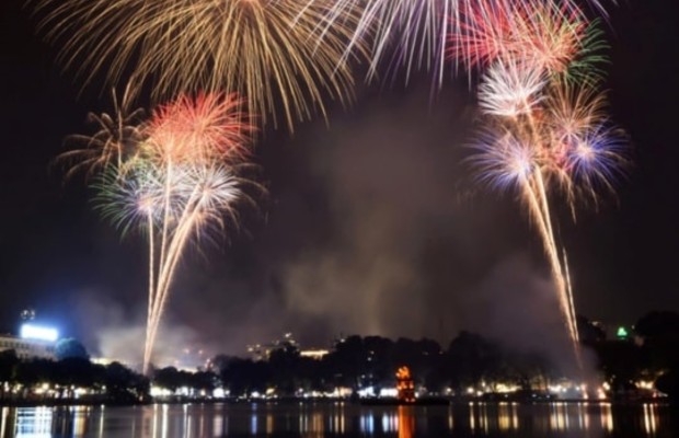 Vườn hoa Lạc Long Qu&acirc;n