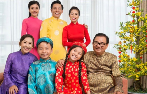 Quần &aacute;o mới diện Tết