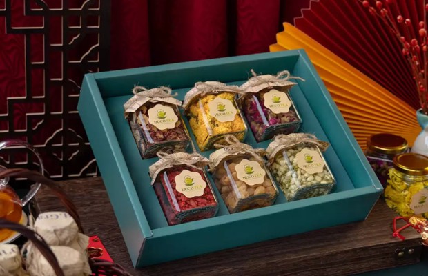 Tr&agrave; cao cấp hoặc tr&agrave; thảo mộc thượng hạng