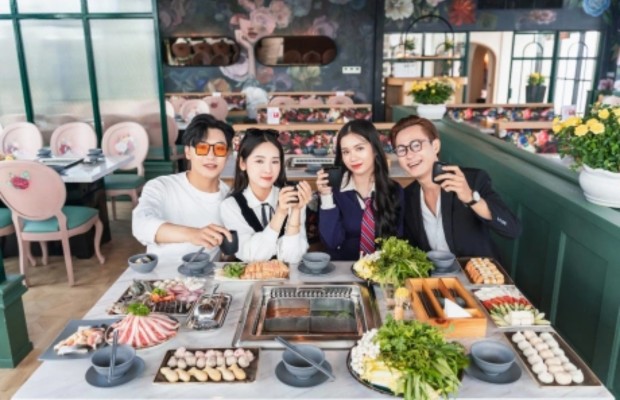 nh&agrave; h&agrave;ng Rosa Hotpot buffet lẩu