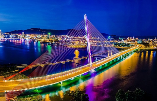 Cầu Trần Thị L&yacute; mang d&aacute;ng h&igrave;nh c&aacute;nh buồm, nổi bật với hệ thống d&acirc;y văng 3 chiều.