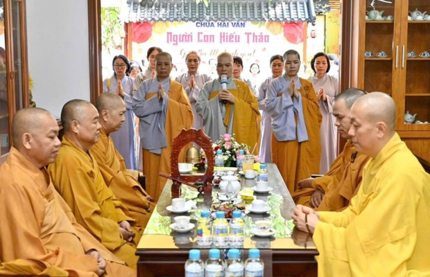 Thiền định v&agrave; t&igrave;m lại ch&iacute;nh m&igrave;nh tại ch&ugrave;a