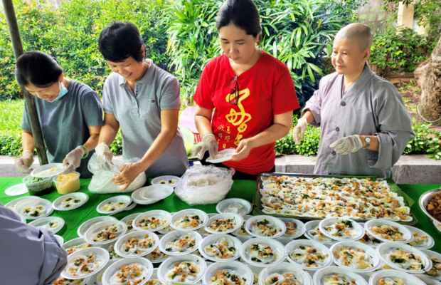 ẩm thực chay tại ch&ugrave;a