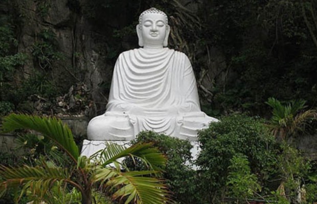 Tượng Phật Th&iacute;ch Ca Ch&ugrave;a Linh Ứng Ngũ H&agrave;nh Sơn Đ&agrave; Nẵng