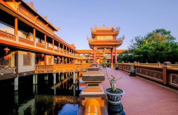 Ch&ugrave;a Nam Sơn H&ograve;a Ch&acirc;u Đ&agrave; Nẵng giữa kh&ocirc;ng gian xanh y&ecirc;n b&igrave;nh