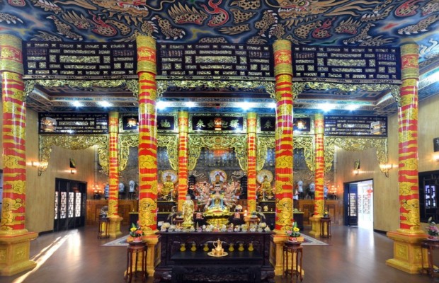 Khu Ch&aacute;nh Điện uy nghi&ecirc;m