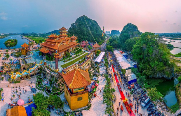 H&igrave;nh ảnh ch&ugrave;a Quan Thế &Acirc;m tại danh thắng Ngũ H&agrave;nh Sơn