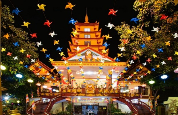 Th&aacute;p X&aacute; Lợi linh thi&ecirc;ng tại Ch&ugrave;a Tam Bảo Đ&agrave; Nẵng