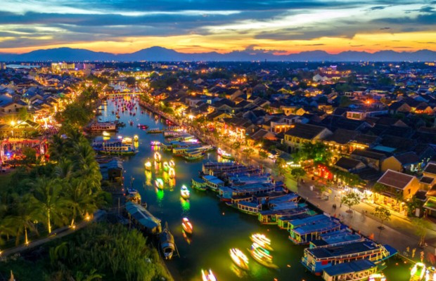 Ph&ocirc;́ c&ocirc;̉ v&ecirc;̀ đ&ecirc;m