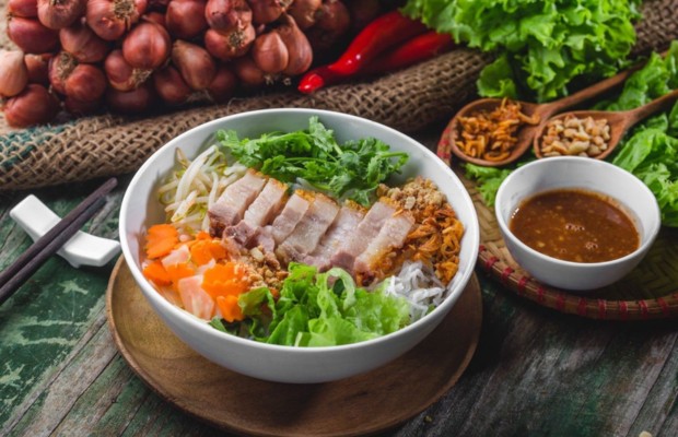 b&uacute;n mắm n&ecirc;m