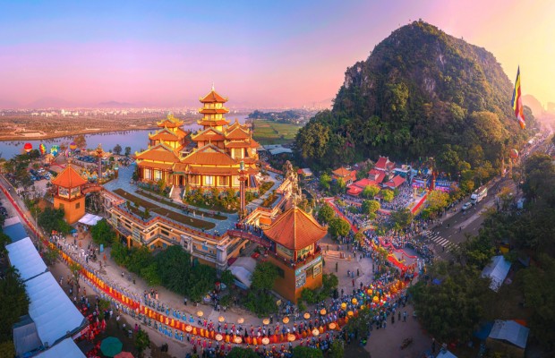 Ch&ugrave;a Qu&aacute;n Thế &Acirc;m Ngũ H&agrave;nh Sơn