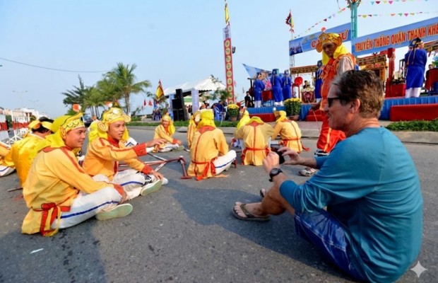 Lễ hội Cầu Ngư l&agrave; dịp l&yacute; tưởng để trải nghiệm văn h&oacute;a v&agrave; chụp ảnh