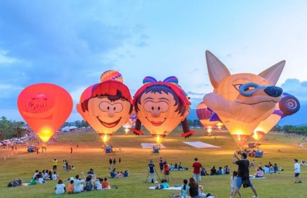 Lễ hội khinh kh&iacute; cầu v&agrave; thả diều ở Đ&agrave; Nẵng m&ugrave;a h&egrave;