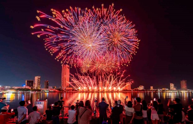 Lễ hội Ph&aacute;o hoa Quốc tế Đ&agrave; Nẵng diễn ra m&ugrave;a h&egrave;