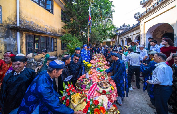 Đo&agrave;n rước mục đồng đ&ocirc;ng vui với tr&acirc;u v&agrave; trẻ em tại l&agrave;ng Phong Lệ Đ&agrave; Nẵng
