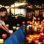 Ngắm sông Hoài huyền ảo mùa Lễ hội thả đèn hoa đăng Hội An