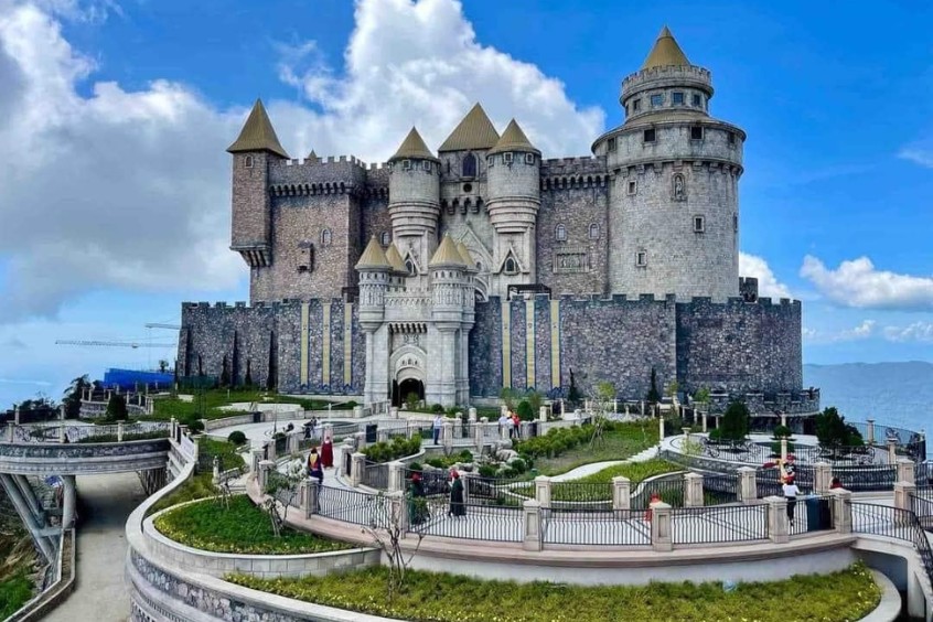 T&ecirc;n gọi &ldquo;B&agrave; N&agrave;&rdquo; gắn liền với c&aacute;c giả thuyết đa dạng phản &aacute;nh sự giao thoa văn h&oacute;a giữa địa phương