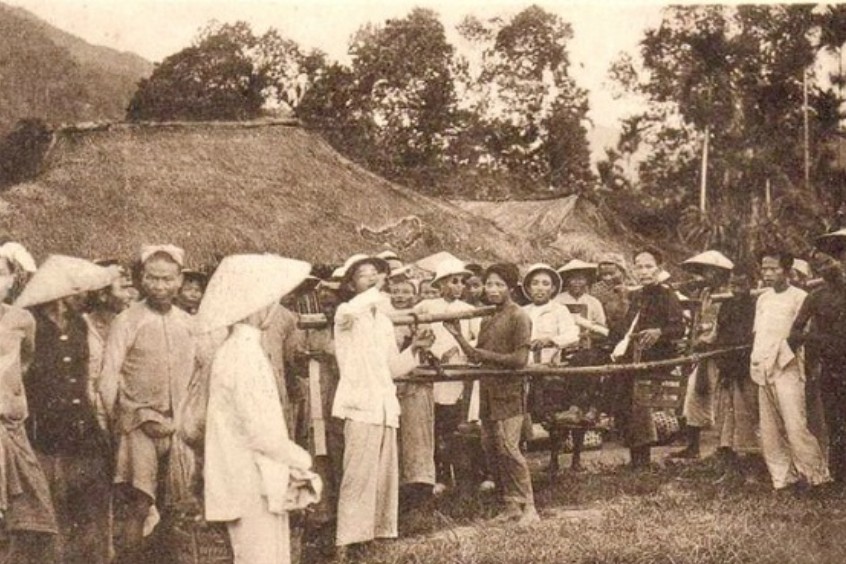 Giả thuyết t&ecirc;n gọi B&agrave; N&agrave; từ tiếng Ph&aacute;p "Banane" đầu thế kỷ 20